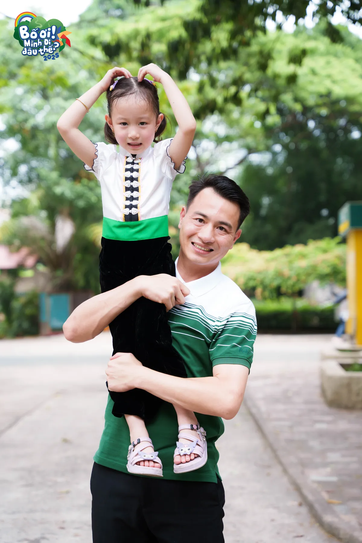 Em bé Điện Biên tham gia 'Bố ơi! Mình đi đâu thế?' bo tran minh va em be ien bien vy tram 62720961450154891278414