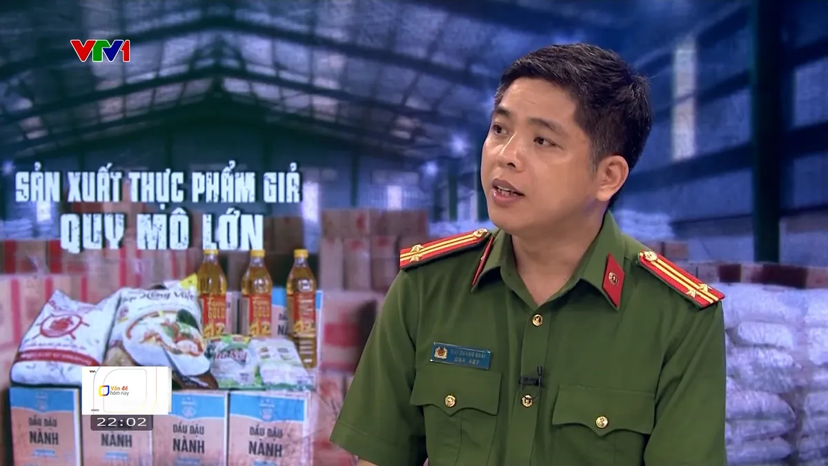 Liên tiếp phát hiện dầu ăn, sữa giả: Vì sao qua mặt được lực lượng chức năng? - Ảnh 3.