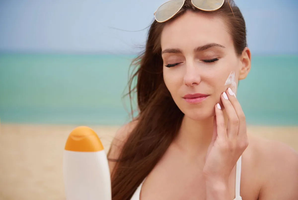 Có nên tận dụng kem chống nắng cũ? - Ảnh 2.