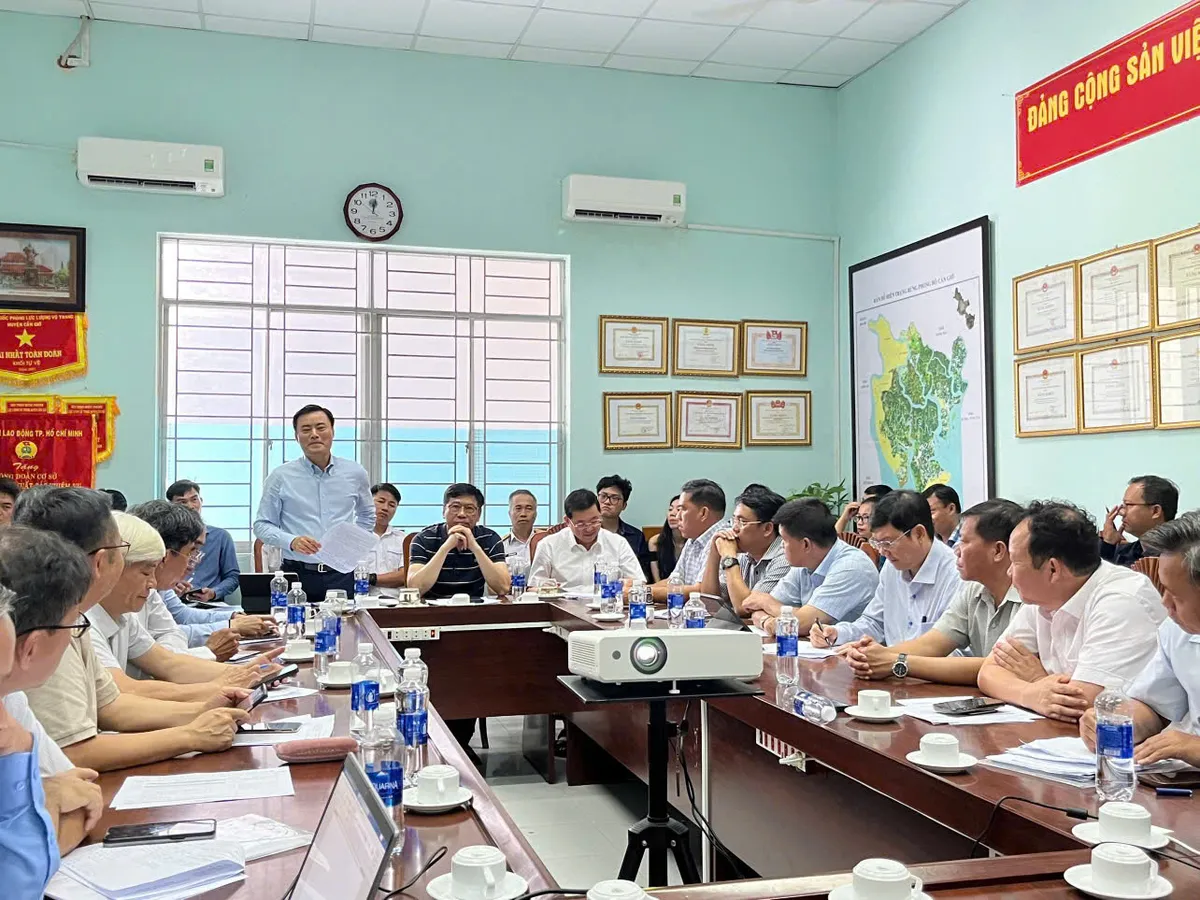 TP. Hồ Chí Minh: khẩn trương xử lý sự cố tràn dầu trên sông Lòng Tàu - Ảnh 5.