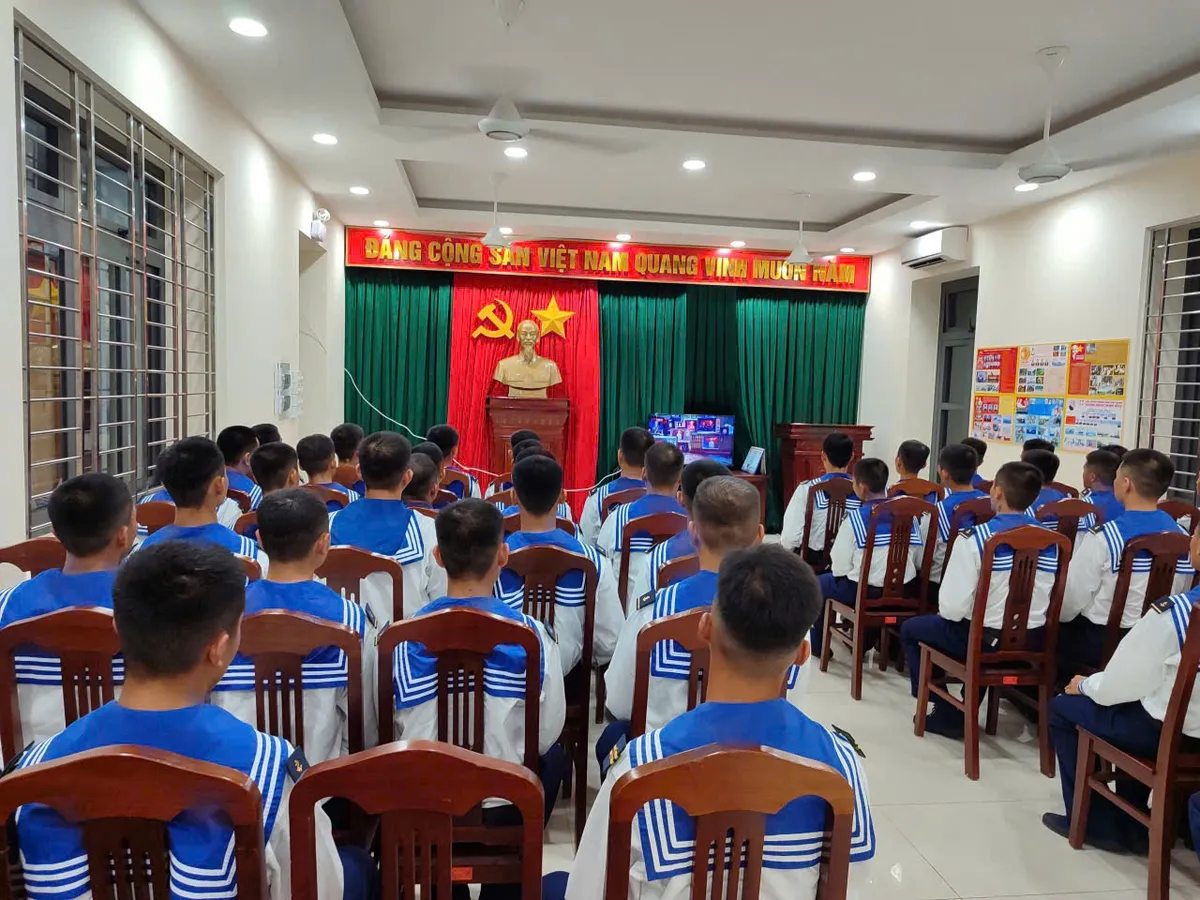 Vùng 2 Hải quân: Nhiều hoạt động sôi nổi dịp nghỉ lễ 30/4 và 1/5 - Ảnh 6.