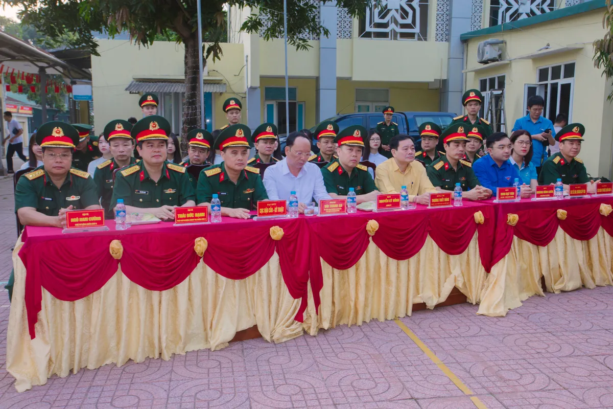 Quân khu 4, tỉnh Nghệ An đón các lực lượng hoàn thành nhiệm vụ diễu binh, diễu hành - Ảnh 2.