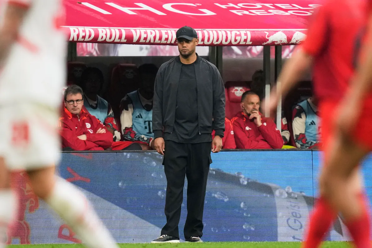 Bayern Munich đánh rơi chiến thắng phút chót, Harry Kane tiếp tục lỡ hẹn danh hiệu - Ảnh 5.