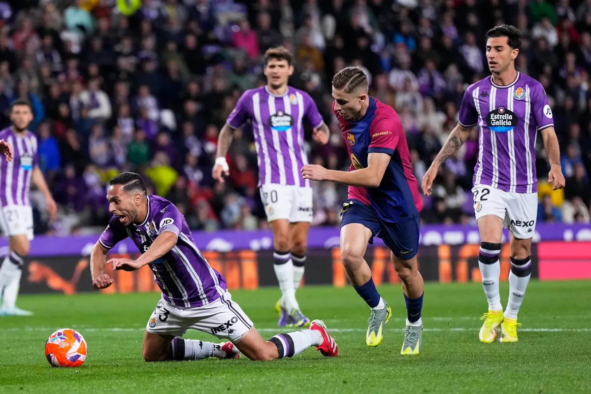 Barcelona ngược dòng thắng Valladolid, sẵn sàng tái đấu Inter Milan - Ảnh 2.