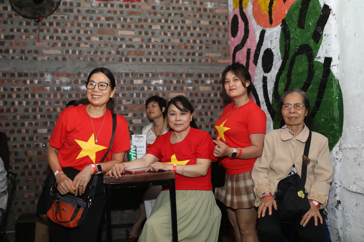 Thái Thùy Linh: Tình yêu nhạc cách mạng được cha gieo mầm từ Lì và Sáo - Ảnh 5.