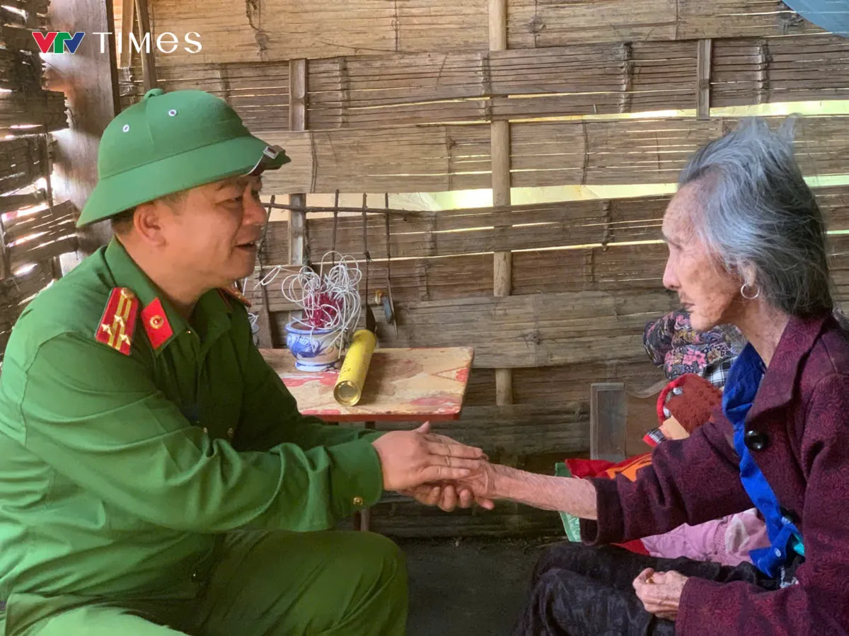 Công an Lai Châu chung tay xóa nhà tạm, dựng “mái ấm” nơi biên giới - Ảnh 5.