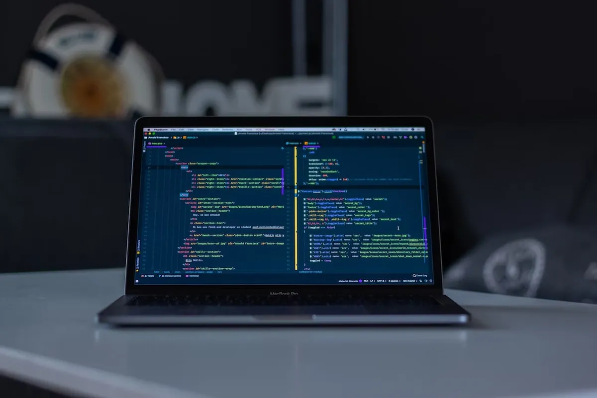 Apple đang âm thầm trang bị “trợ lý AI số một của dân coder” vào công cụ lập trình chủ lực? - Ảnh 1.