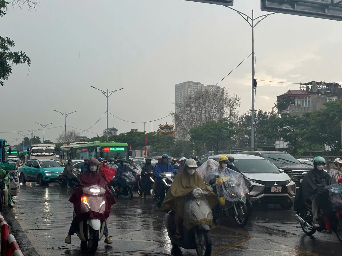 Giao thông cửa ngõ phía Nam Hà Nội trong ngày cuối của dịp nghỉ lễ - Ảnh 2.