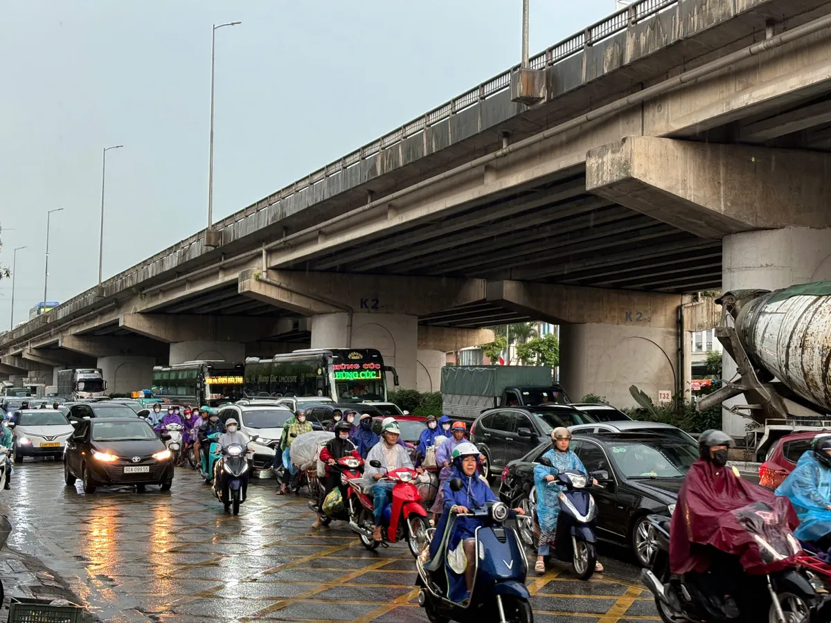 Giao thông cửa ngõ phía Nam Hà Nội trong ngày cuối của dịp nghỉ lễ - Ảnh 1.