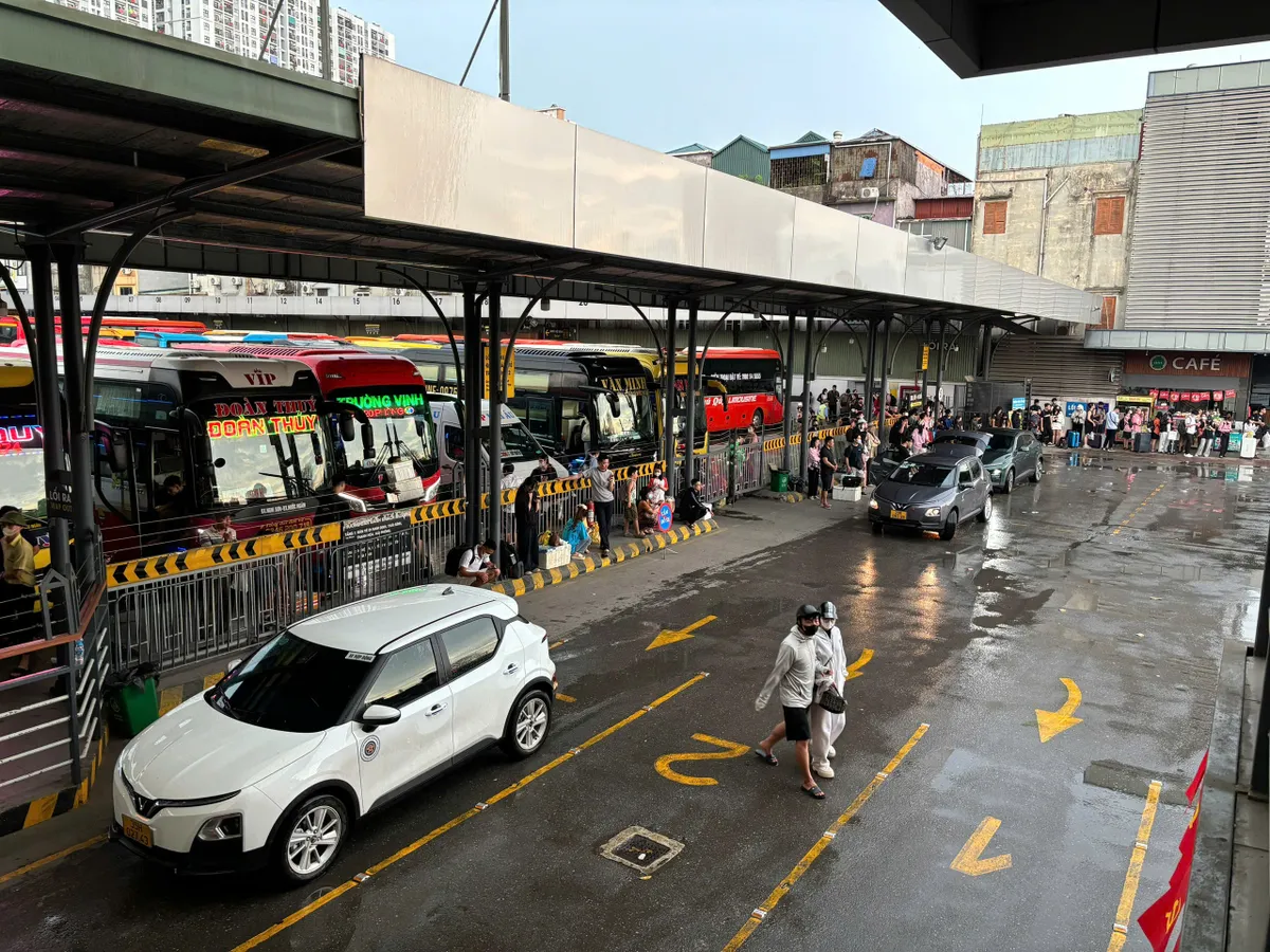 Giao thông cửa ngõ phía Nam Hà Nội trong ngày cuối của dịp nghỉ lễ - Ảnh 4.