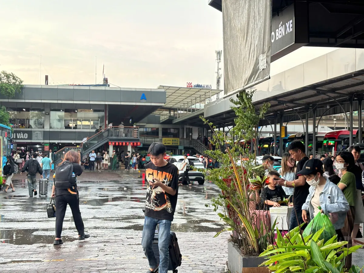 Giao thông cửa ngõ phía Nam Hà Nội trong ngày cuối của dịp nghỉ lễ - Ảnh 5.
