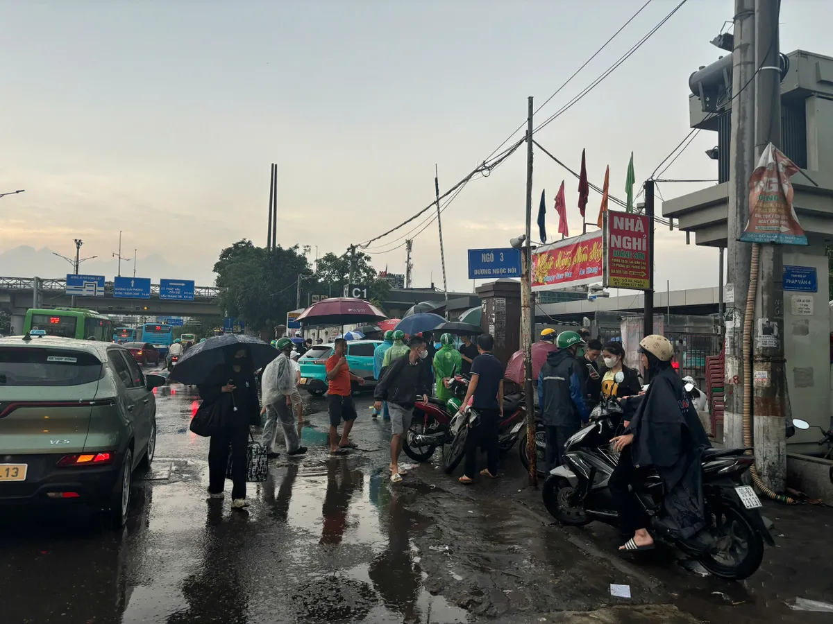 Giao thông cửa ngõ phía Nam Hà Nội trong ngày cuối của dịp nghỉ lễ - Ảnh 6.