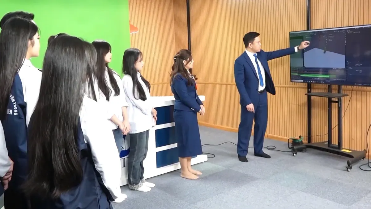 Dế Mèn: Cuộc phiêu lưu tới xóm Lầy Lội - Khi sinh viên chạm ngõ phim điện ảnh - Ảnh 3. Dế Mèn: Cuộc phiêu lưu tới xóm Lầy Lội - Khi sinh viên chạm ngõ phim điện ảnh - Ảnh 3.