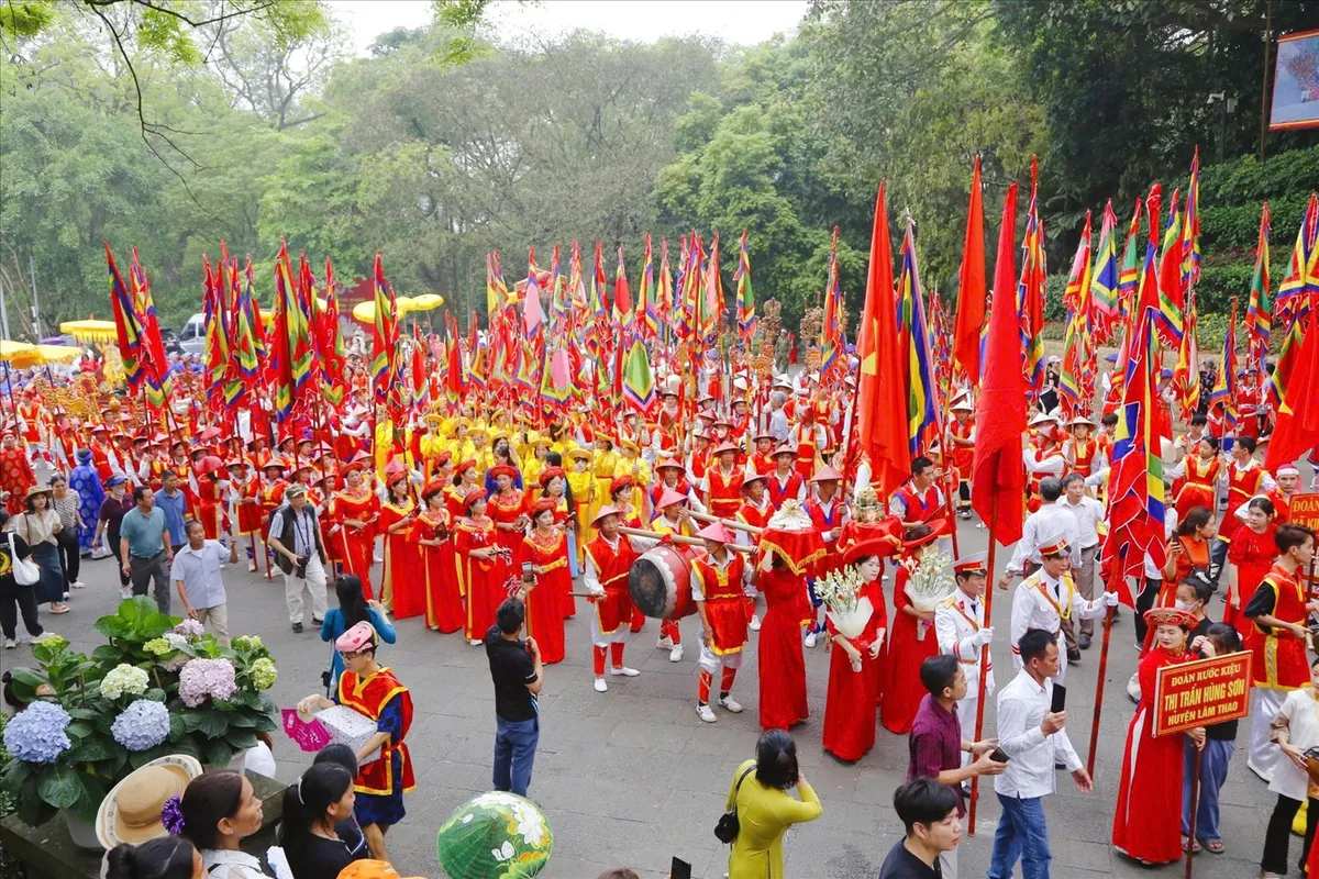 Văn hoá Giỗ Tổ Hùng Vương: Sức hút du lịch hướng về cội nguồn - Ảnh 3.
