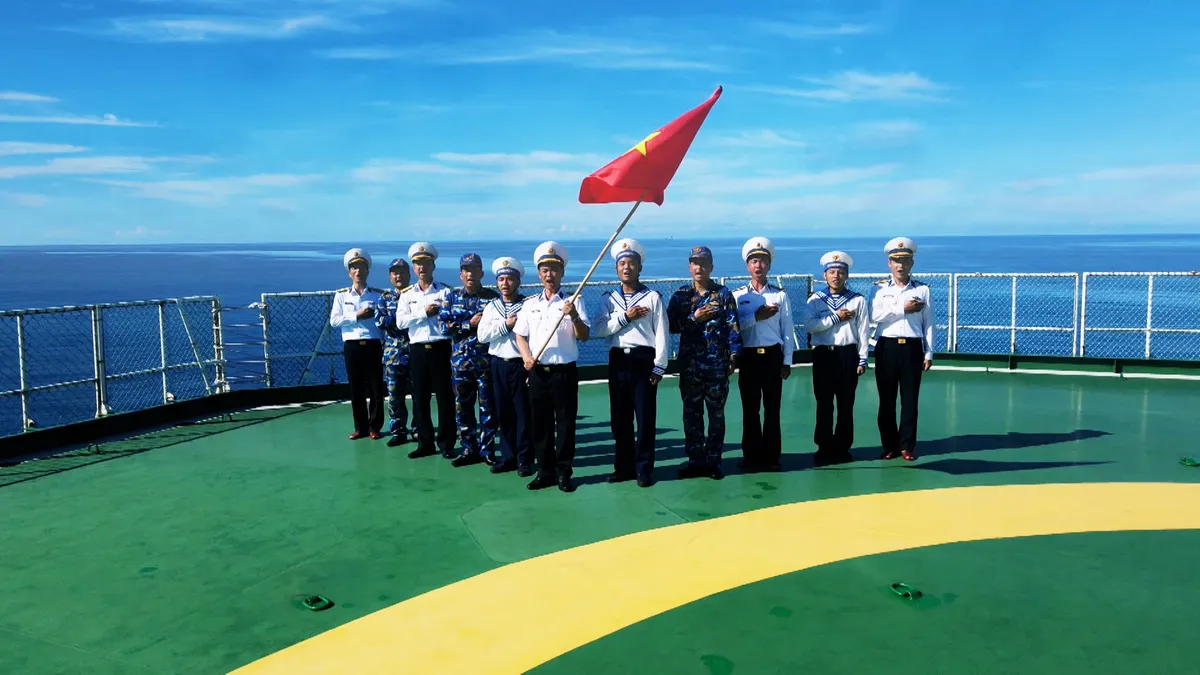 TRỰC TIẾP Lời thề giữ biển: Trang sử 70 năm anh hùng của lực lượng Hải quân nhân dân Việt Nam (20h10, VTV1) - Ảnh 6. TRỰC TIẾP Lời thề giữ biển: Trang sử 70 năm anh hùng của lực lượng Hải quân nhân dân Việt Nam (20h10, VTV1) - Ảnh 6.