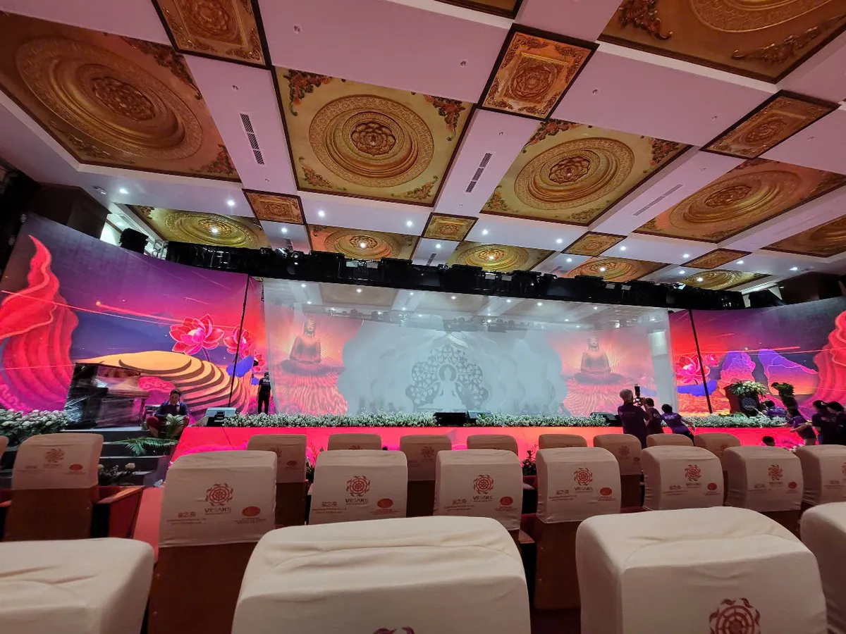 Lịch truyền hình trực tiếp Đại lễ Vesak 2025 trên VTV - Ảnh 1. Lịch truyền hình trực tiếp Đại lễ Vesak 2025 trên VTV - Ảnh 1.