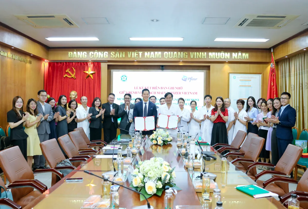 Hợp tác đào tạo nhân lực, cập nhật kiến thức trong chẩn đoán và điều trị - Ảnh 1.
