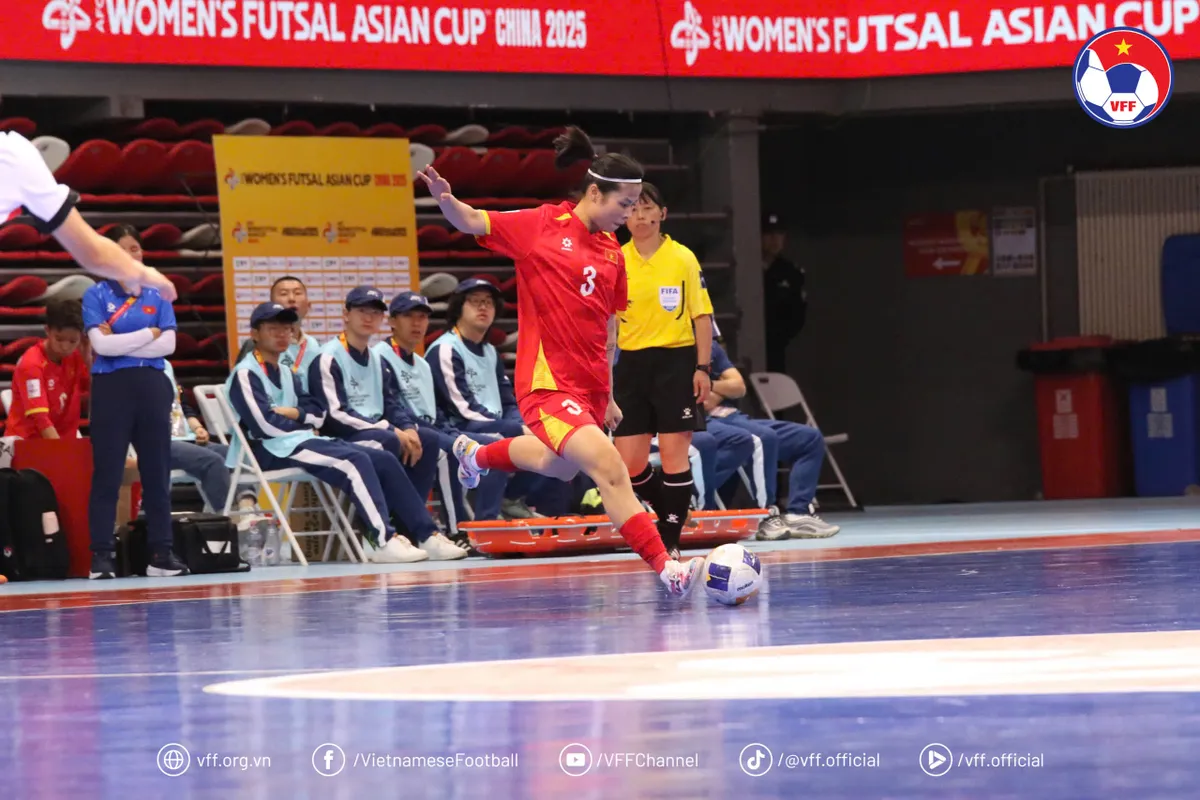 ĐT futsal nữ Việt Nam giành chiến thắng kịch tính trước Hồng Kông (Trung Quốc) - Ảnh 3.