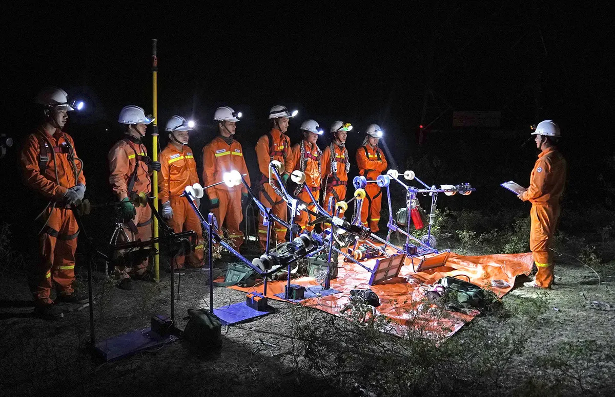 Đảm bảo truyền tải điện mùa khô 2025 cho các tỉnh miền Trung - Tây Nguyên - Ảnh 3.