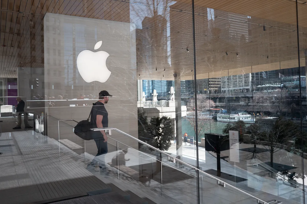 Apple lật kèo Google, iPhone sắp có thay đổi lớn? - Ảnh 1. Apple lật kèo Google, iPhone sắp có thay đổi lớn? - Ảnh 1.
