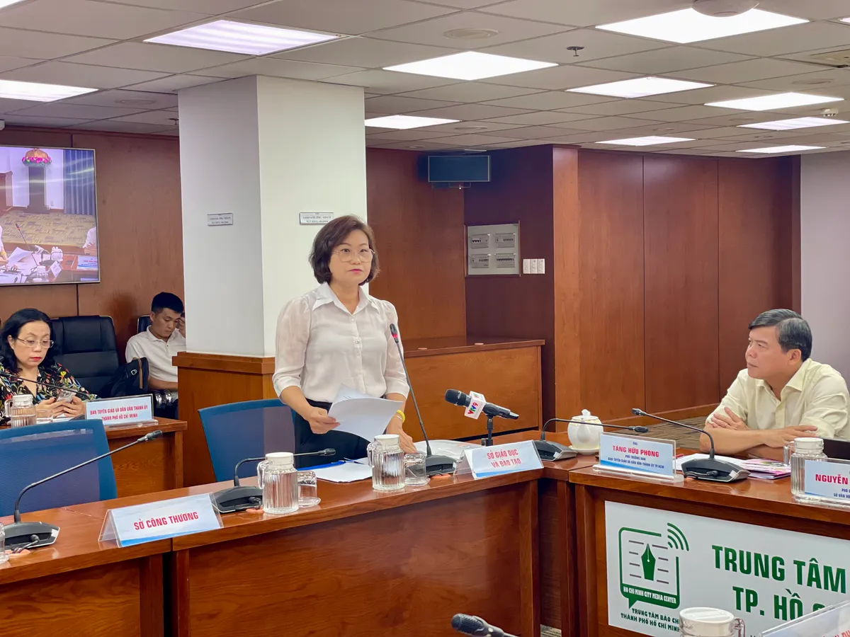 Sở Giáo dục và Đào tạo TP Hồ Chí Minh nói gì khi lần đầu tiên cả 3 trường chuyên tuyển sinh lớp 10 trên toàn quốc - Ảnh 1.
