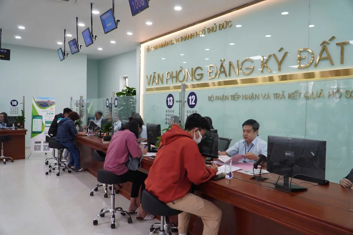 TP Hồ Chí Minh tiếp tục gỡ vướng cấp sổ hồng chung cư - Ảnh 1.
