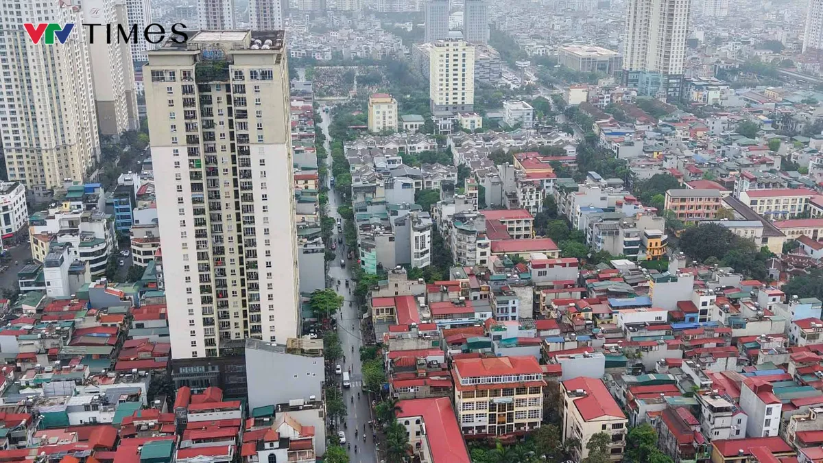 Hơn 1km, 5 trụ sở công bỏ hoang trên phố Tô Hiệu (Hà Đông) - Ảnh 1.