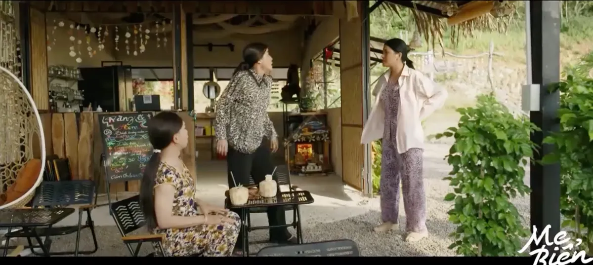 Mẹ biển - Tập 37: Huệ gây náo loạn, Hai Thơ lỡ lời khiến Ba Sịa chạnh lòng - Ảnh 1. Mẹ biển - Tập 37: Huệ gây náo loạn, Hai Thơ lỡ lời khiến Ba Sịa chạnh lòng - Ảnh 1.