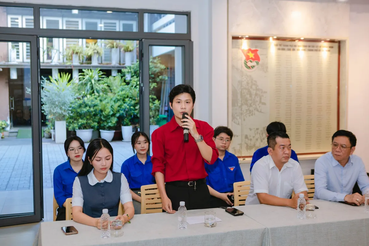 Nguyễn Văn Chung, Duyên Quỳnh được vinh danh với ca khúc “Viết tiếp câu chuyện hòa bình” - Ảnh 2.