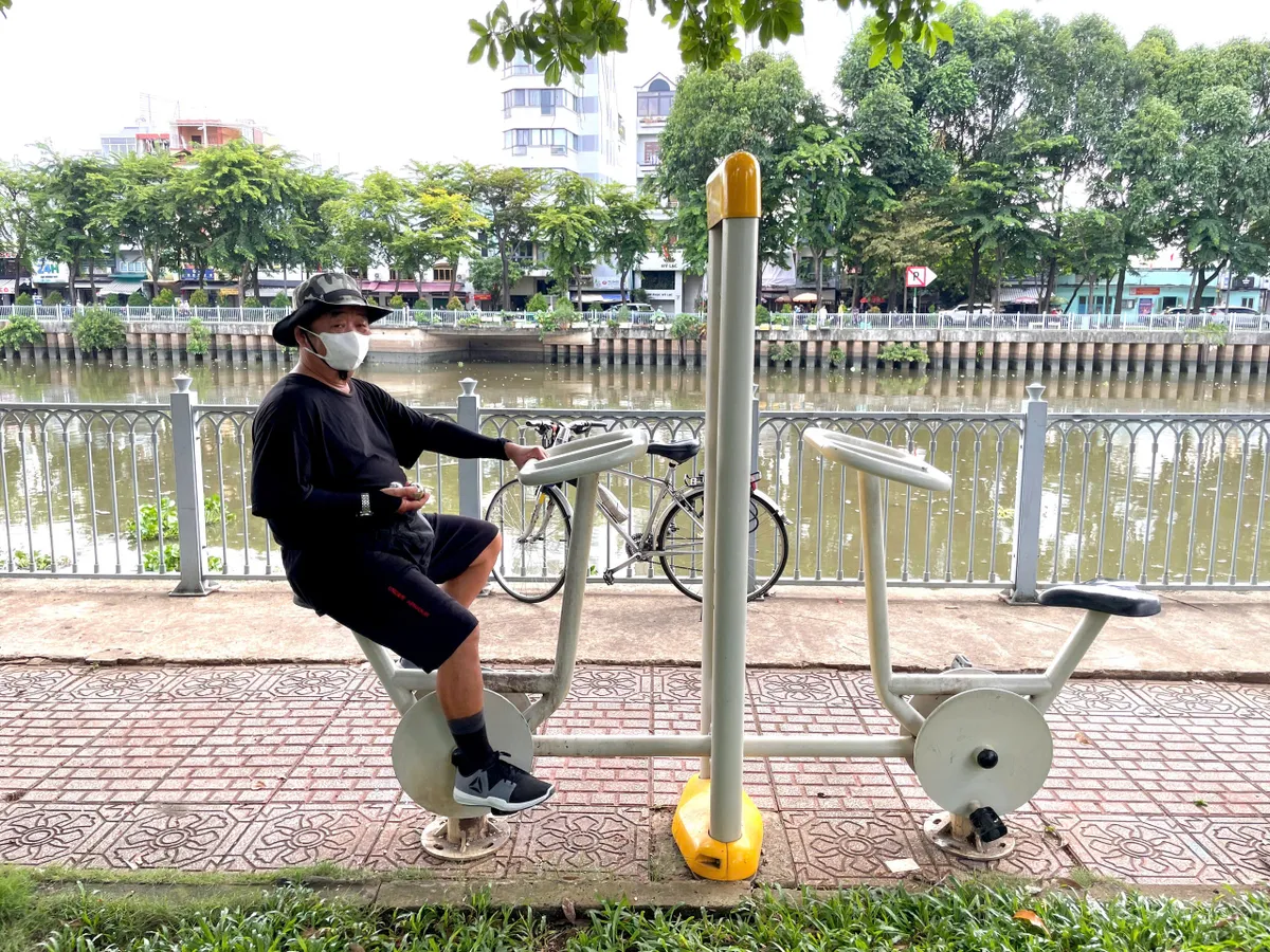 TP Hồ Chí Minh: Nguyên nhân cá chết trắng trên kênh Nhiêu Lộc Thị Nghè - Ảnh 6.