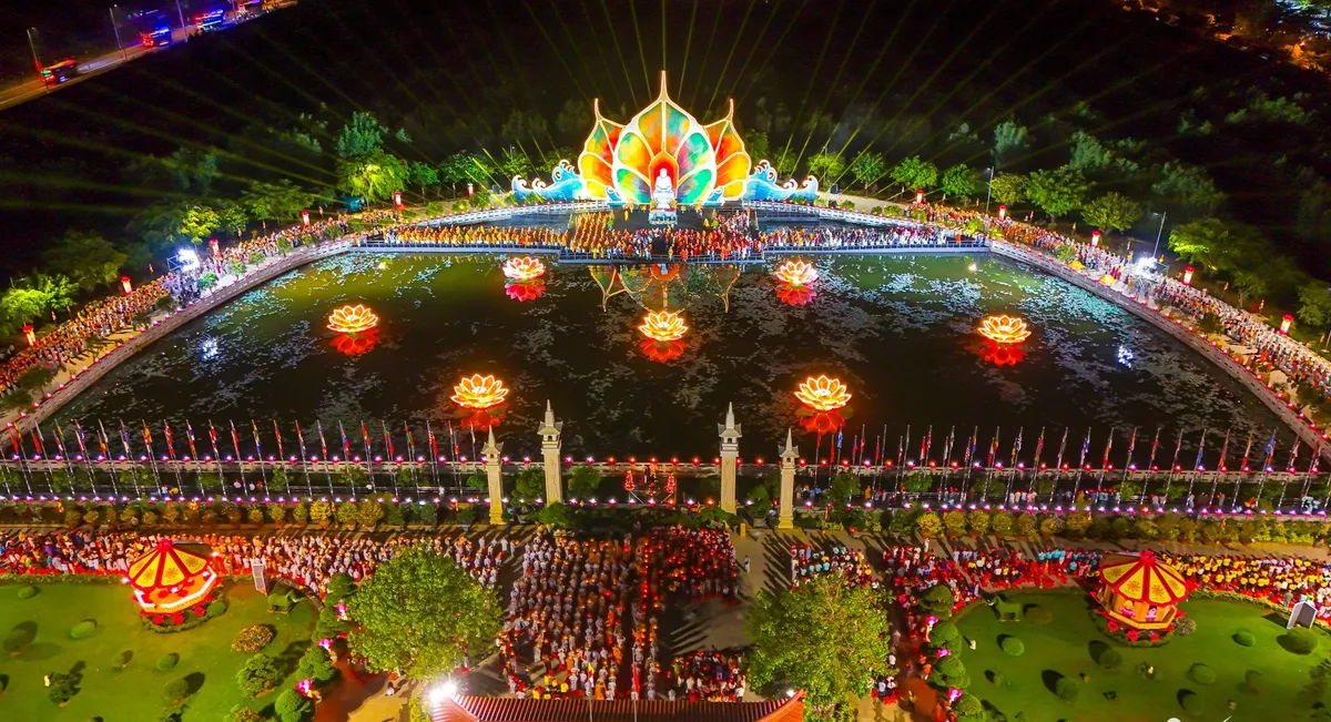 5 kỷ lục Việt Nam được xác lập tại Đại lễ Vesak 2025 - Ảnh 2.