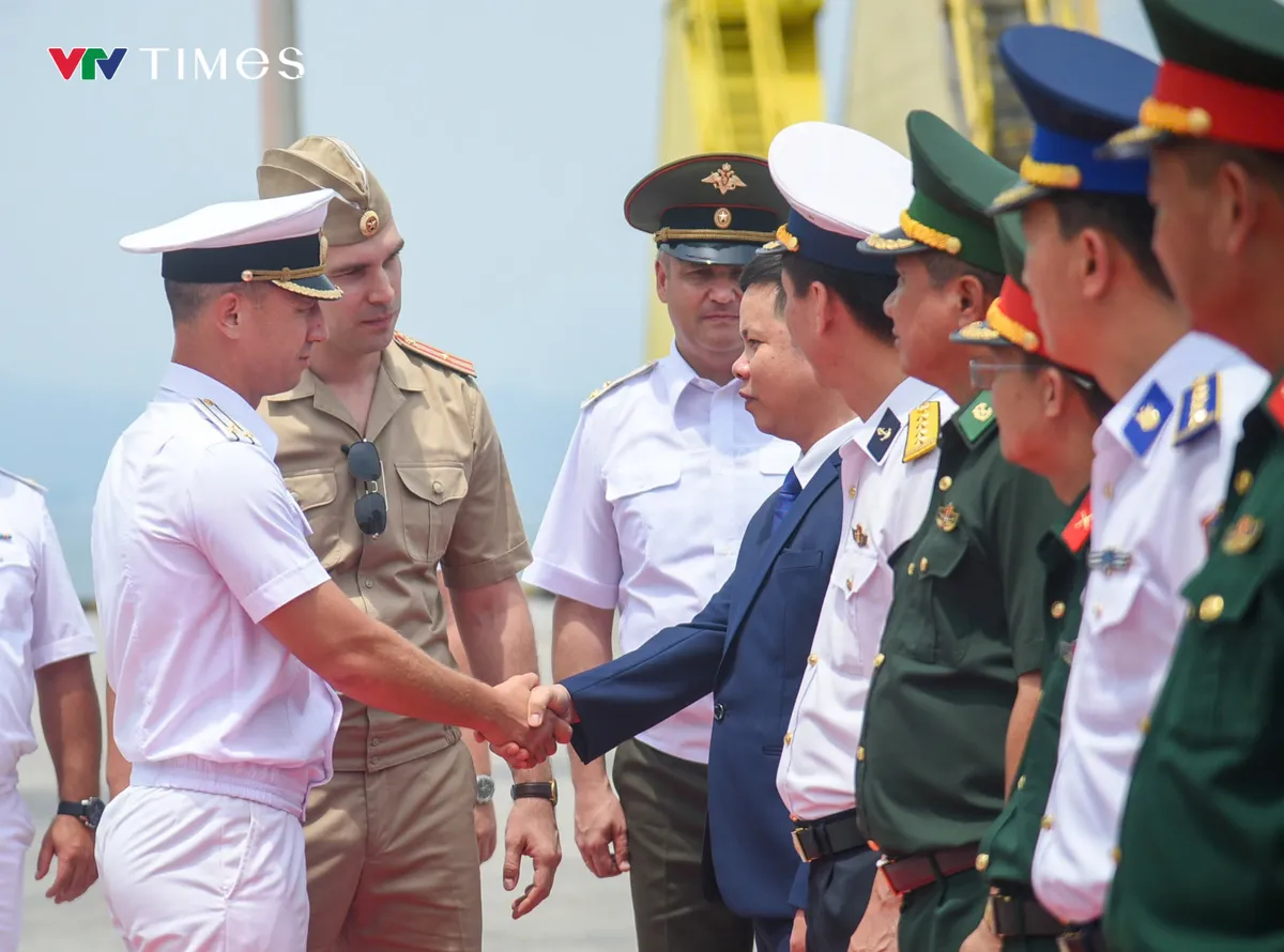 Đội tàu thuộc Hạm đội Thái Bình Dương, Hải quân Liên bang Nga thăm Đà Nẵng - Ảnh 1.