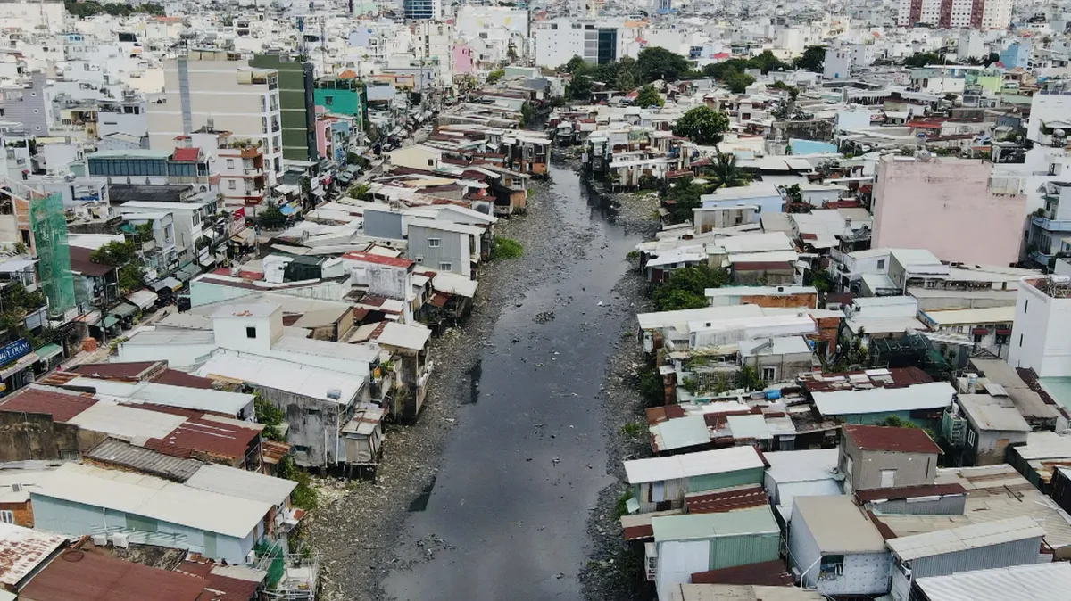 Bắt đầu cải tạo tuyến rạch ô nhiễm nhất TP Hồ Chí Minh - Ảnh 1.
