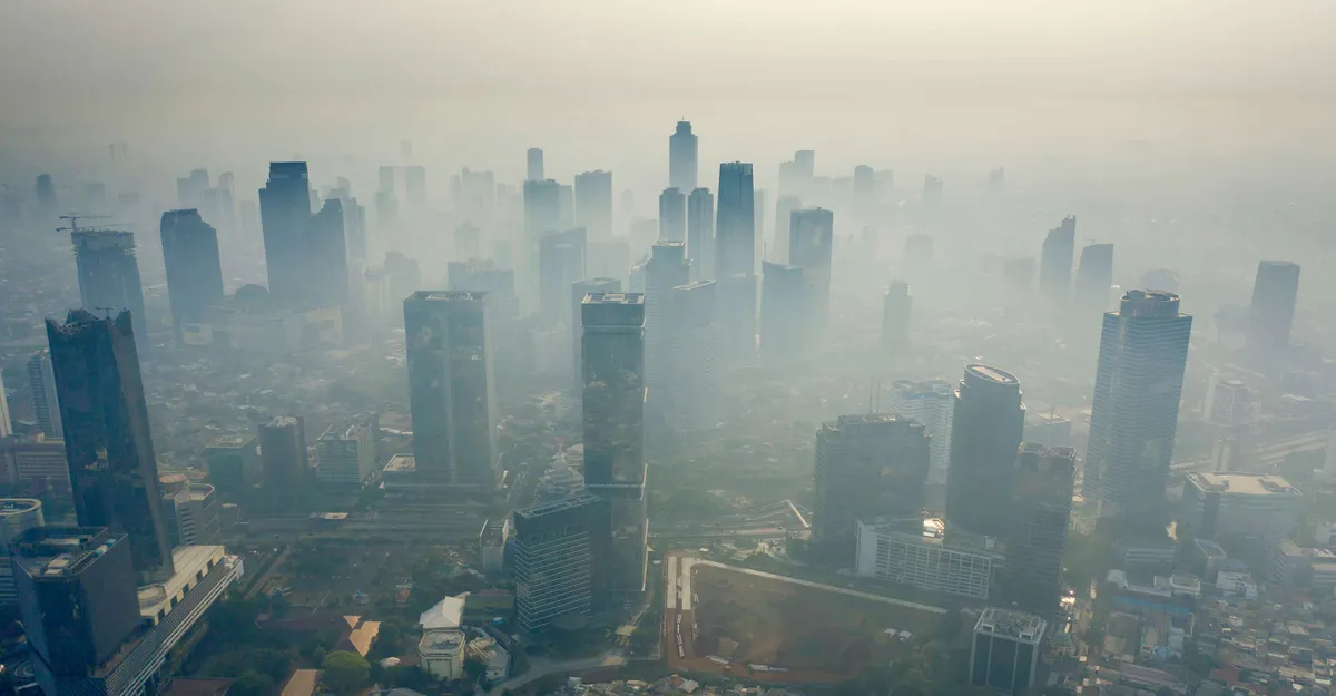 Ô nhiễm không khí nghiêm trọng tại thủ đô Indonesia  - Ảnh 1.