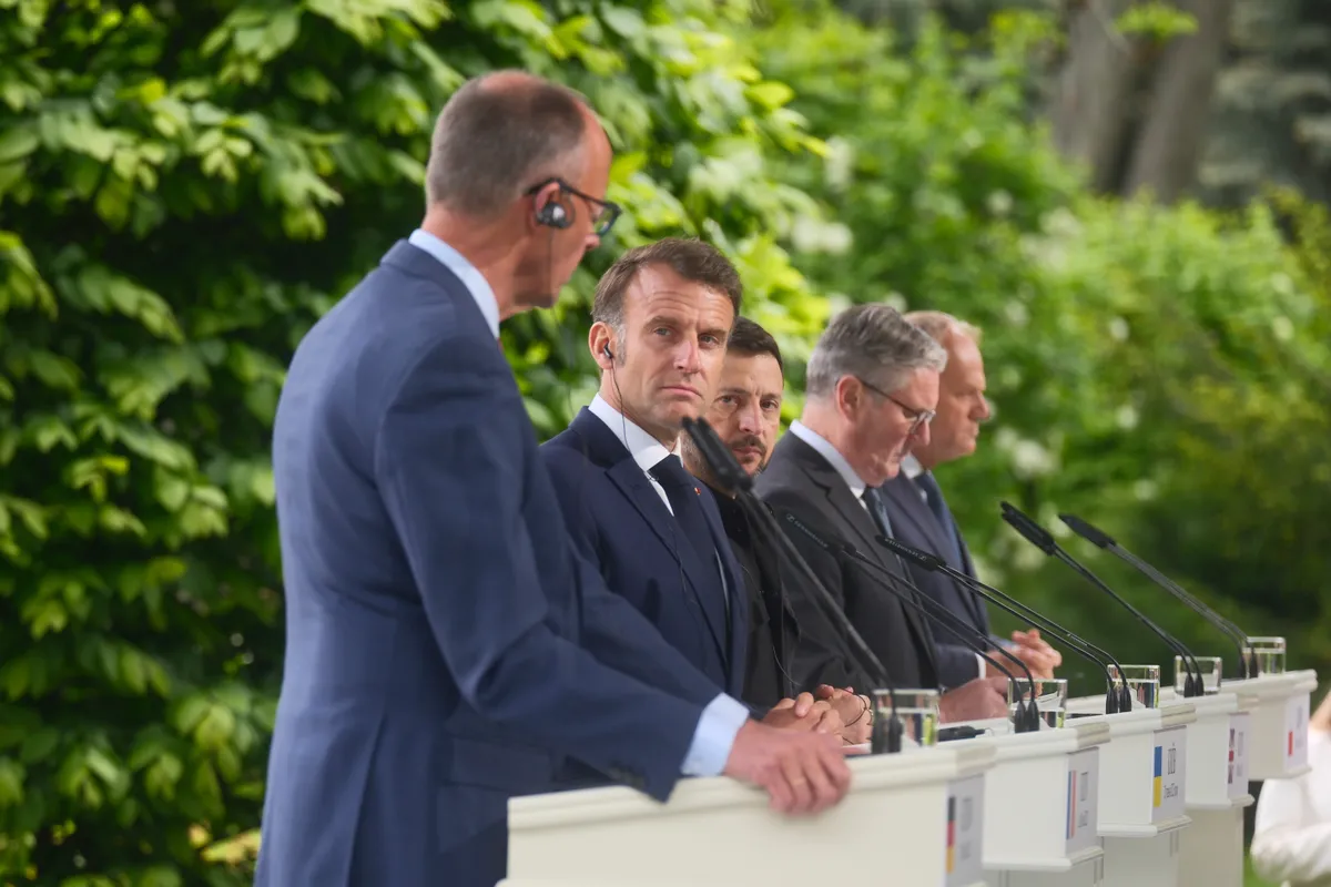 Các nhà lãnh đạo châu Âu và Ukraine ủng hộ đề xuất ngừng bắn của ông Trump - Ảnh 2.