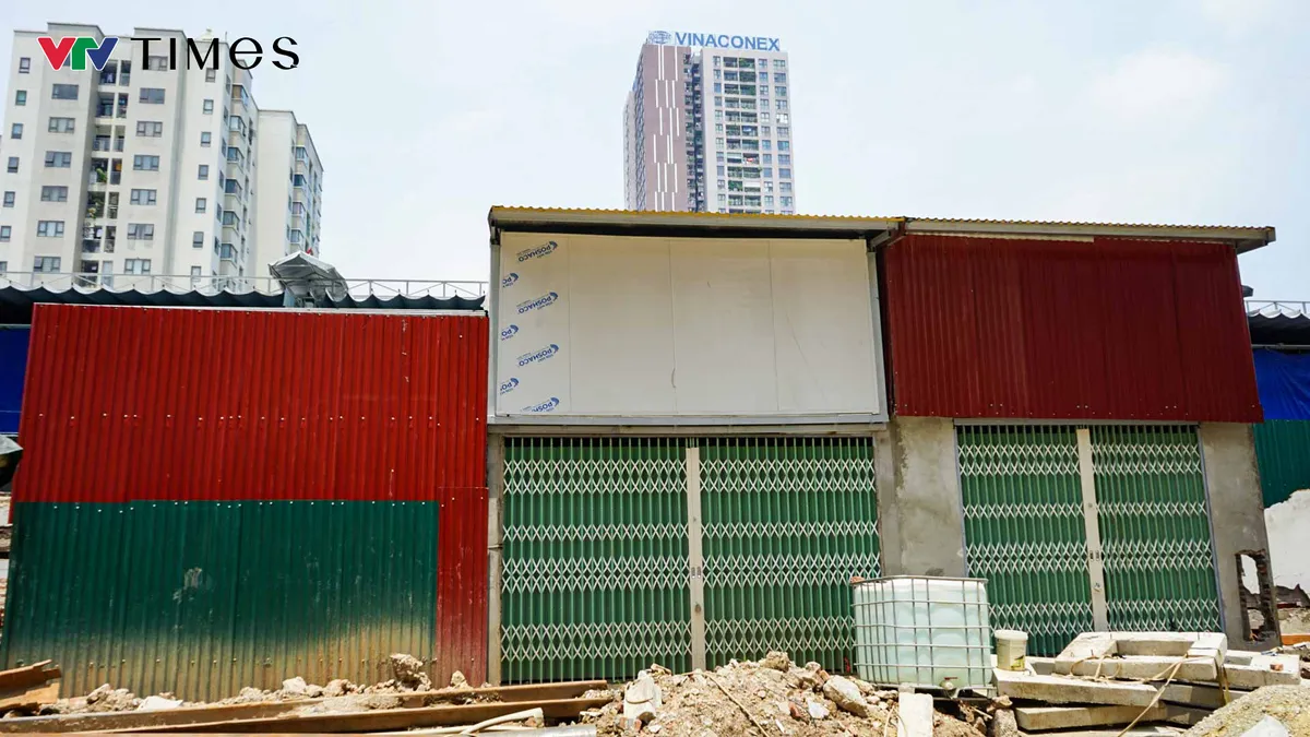 Cận cảnh loạt nhà siêu mỏng xuất hiện tại dự án mở rộng đường Nguyễn Tuân - Ảnh 6.