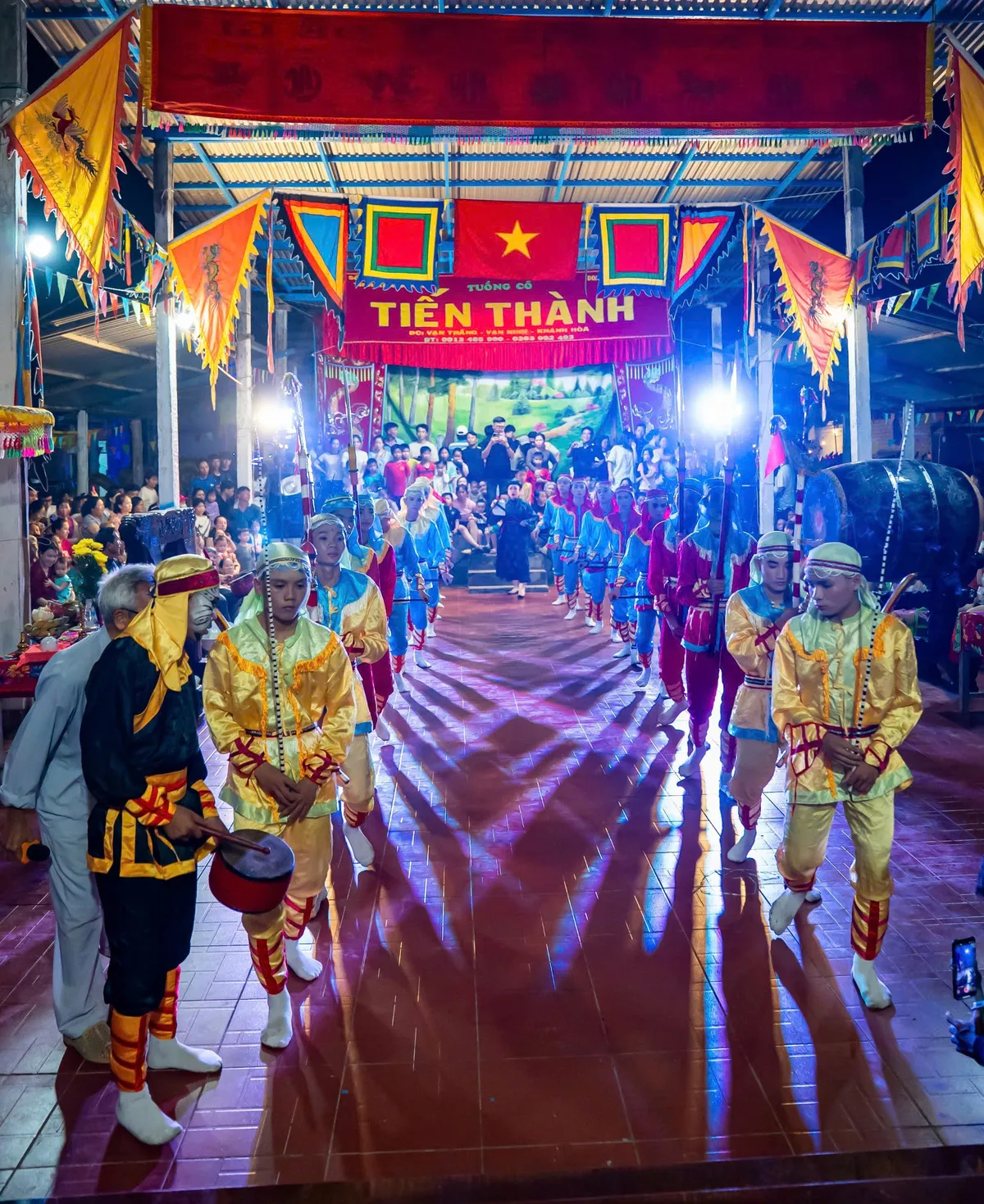 Lễ hội Cầu ngư: Nét đẹp văn hóa của ngư dân vùng biển - Ảnh 2.