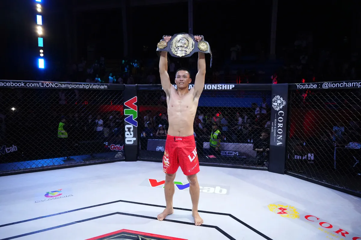 Vì sao thần sấm Zakhar Dmitrychenka phải ôm hận tại LION Championship 22? - Ảnh 3.