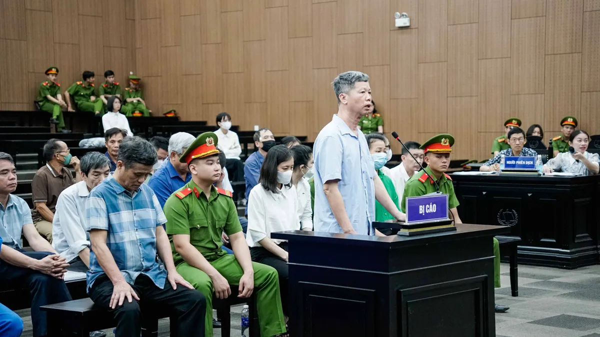 Xét xử vụ khai thác trái phép đất hiếm: Chủ tịch Công ty Thái Dương bị truy tố về 3 tội danh - Ảnh 23.
