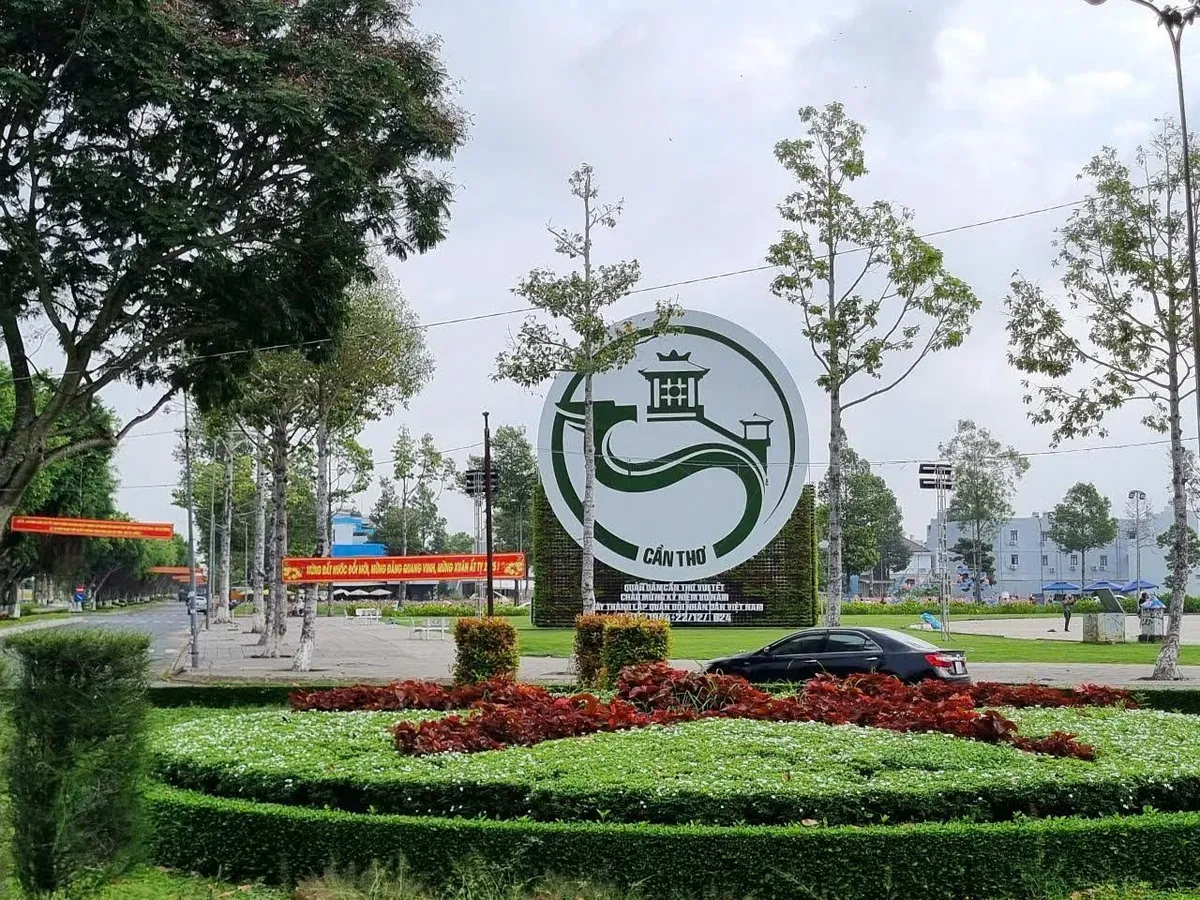 Khám phá biểu tượng giữa lòng đô thị sân bay ở Cần Thơ - Ảnh 2.