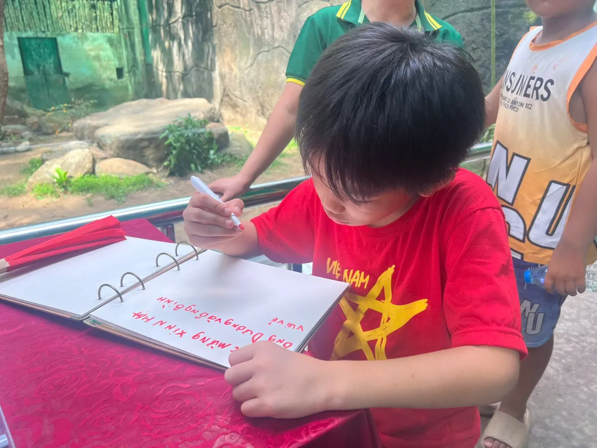Xúc động lễ chia tay “ông” hổ Tây ở Thảo Cầm Viên Sài Gòn - Ảnh 4.