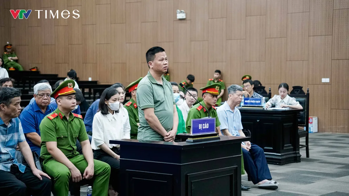 Xét xử vụ khai thác trái phép đất hiếm: Chủ tịch Công ty Thái Dương bị truy tố về 3 tội danh - Ảnh 20.