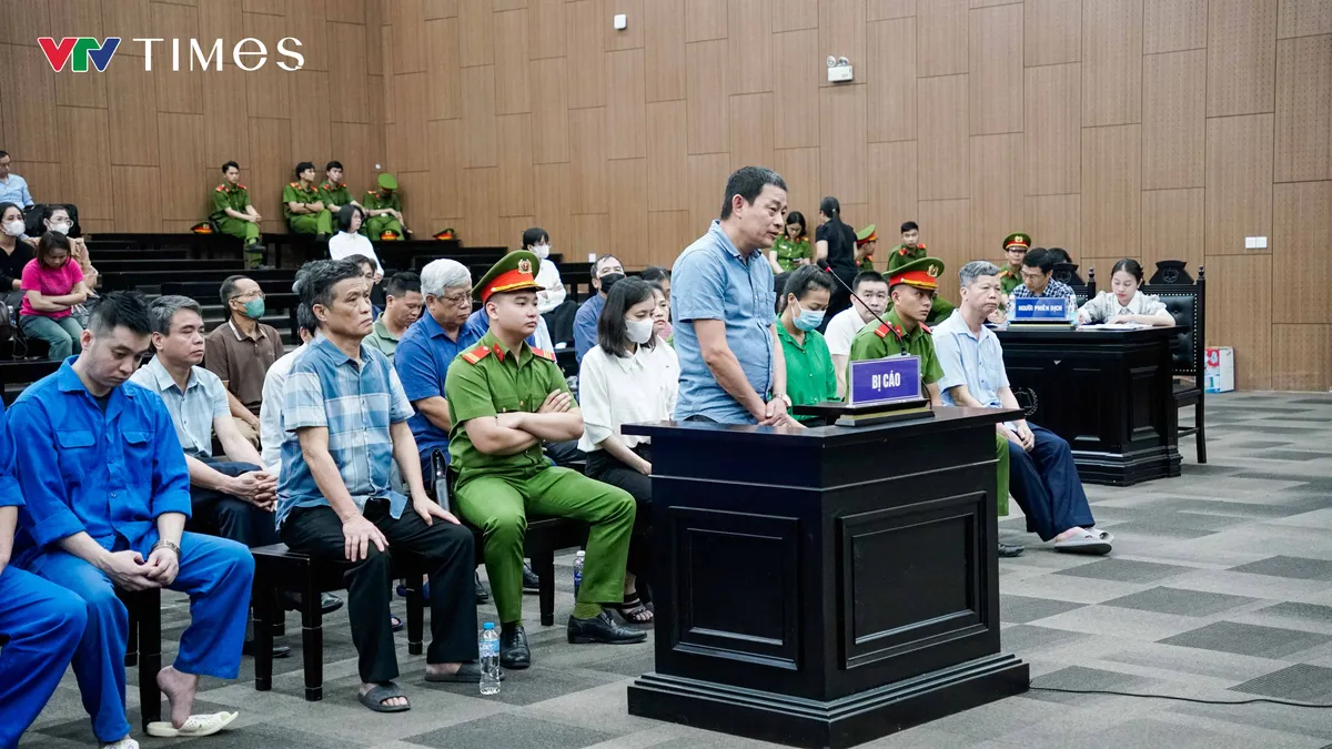Xét xử vụ khai thác trái phép đất hiếm: Chủ tịch Công ty Thái Dương bị truy tố về 3 tội danh - Ảnh 22.