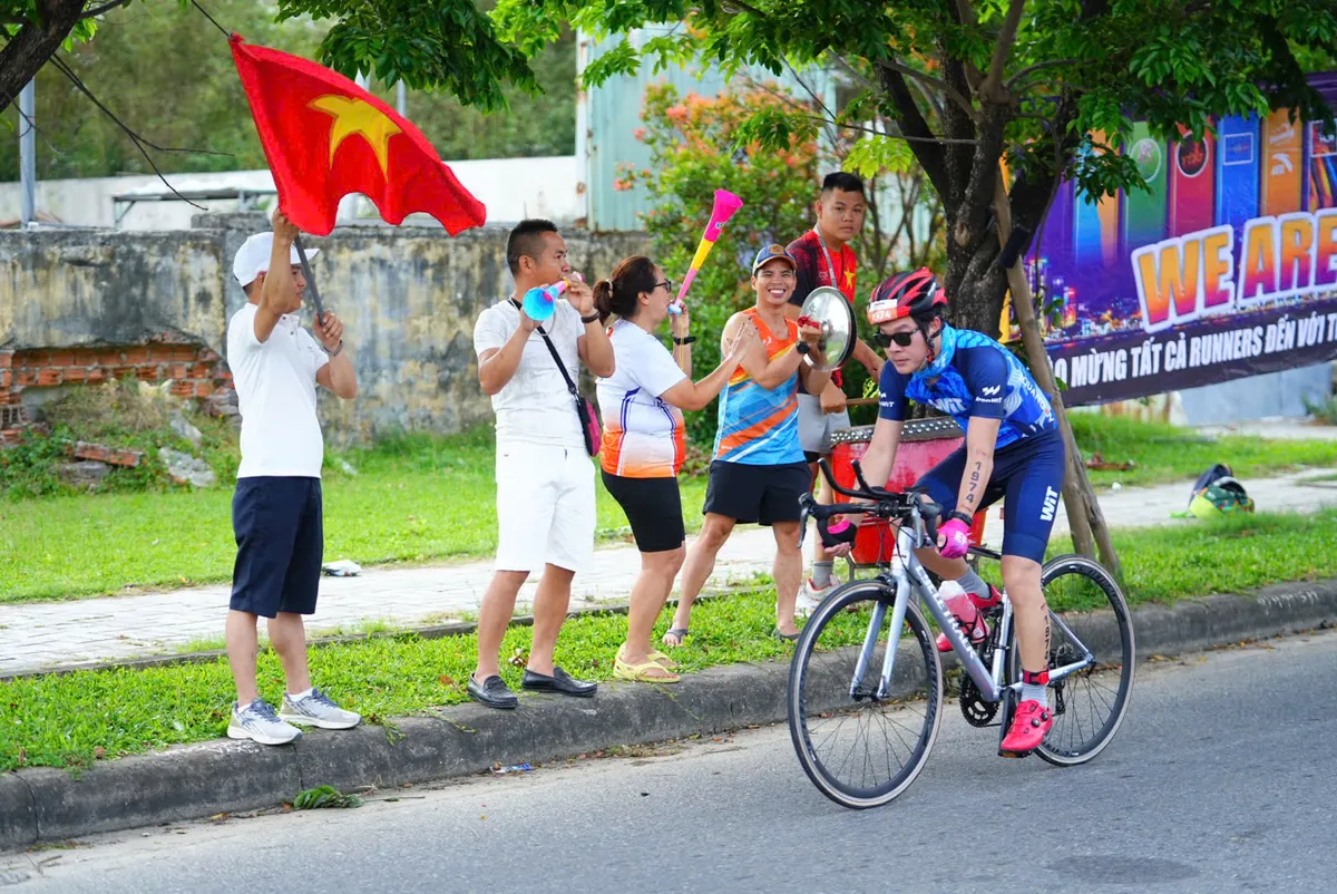 VĐV Việt Nam đoạt thành tích ấn tượng tại IRONMAN 70.3 Đà Nẵng 2025 - Ảnh 5.