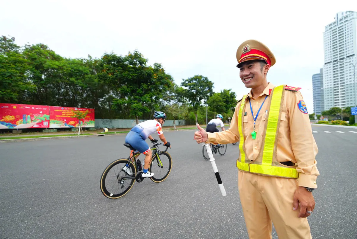 VĐV Việt Nam đoạt thành tích ấn tượng tại IRONMAN 70.3 Đà Nẵng 2025 - Ảnh 7.