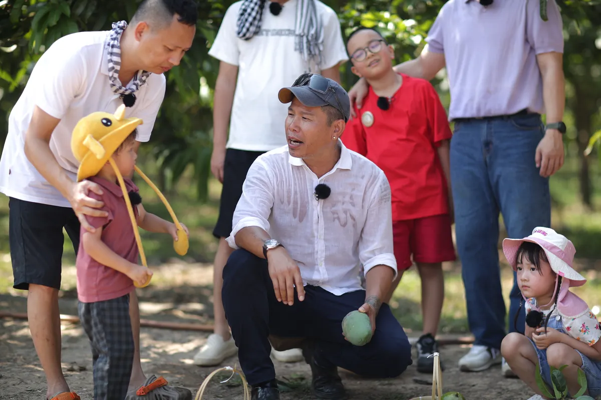 Nhạc sĩ Nguyễn Hải Phong lần thứ hai dẫn con tham gia Bố ơi, mình đi đâu thế? - Ảnh 2.