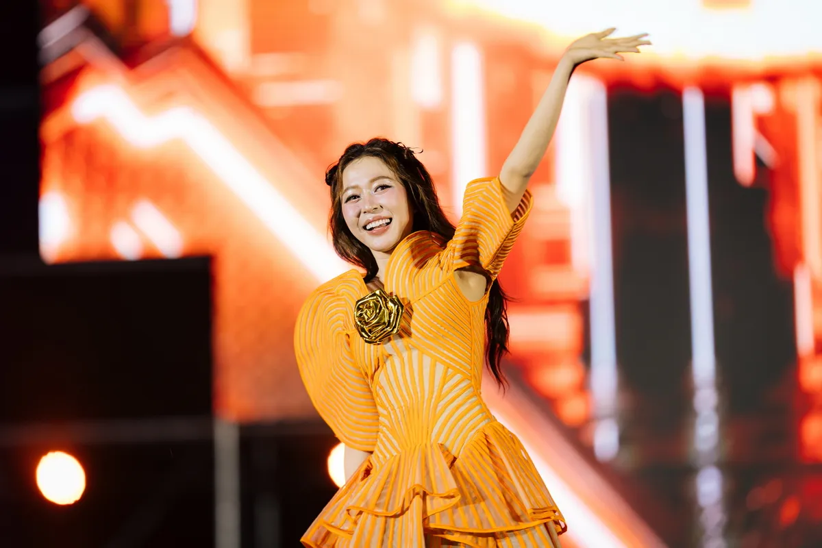 Hoa hậu Kiều Duy tích cực hoạt động cộng đồng trước ngày thi Miss International 2025 - Ảnh 1.