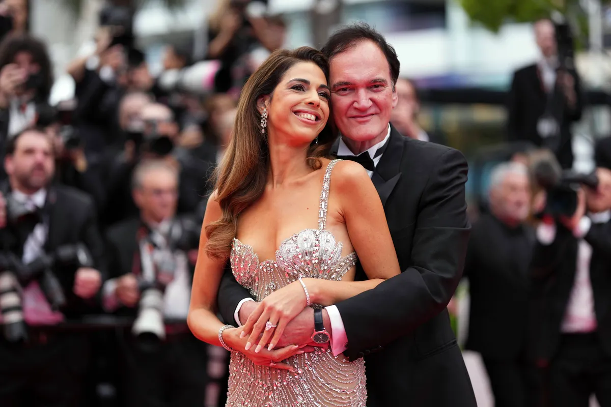 Khai mạc LHP Cannes lần thứ 78: Leonardo DiCaprio trao Cành cọ vàng danh dự cho Robert De Niro - Ảnh 1.