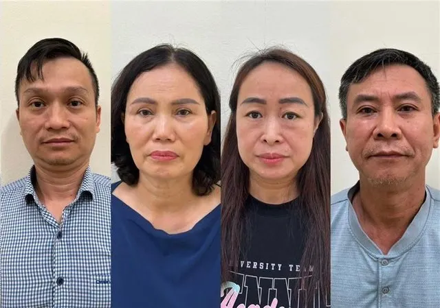 Các bị can Đinh Quang Minh, Nguyễn Thị Minh Hải, Lê Thị Hiên và Cao Văn Trung (từ trái qua).webp