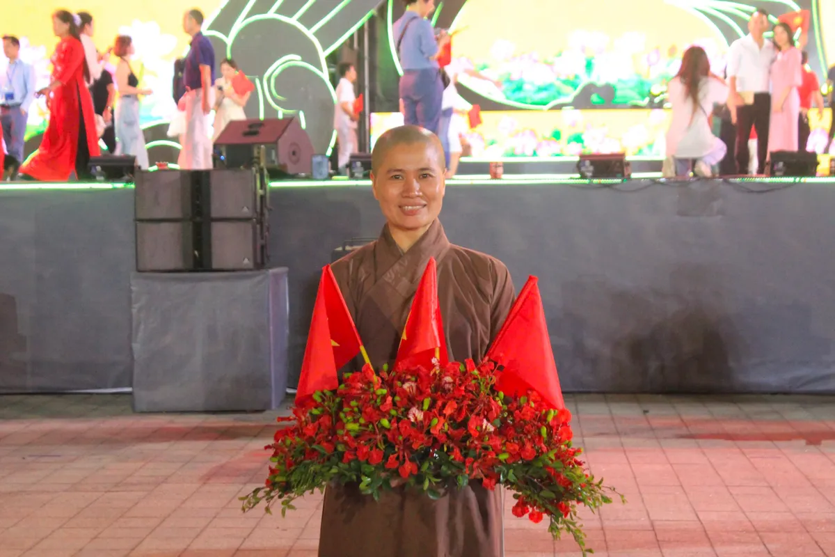 Kỷ niệm 70 năm Ngày giải phóng Hải Phòng: Ngày hội của thành phố Anh hùng - Ảnh 4.